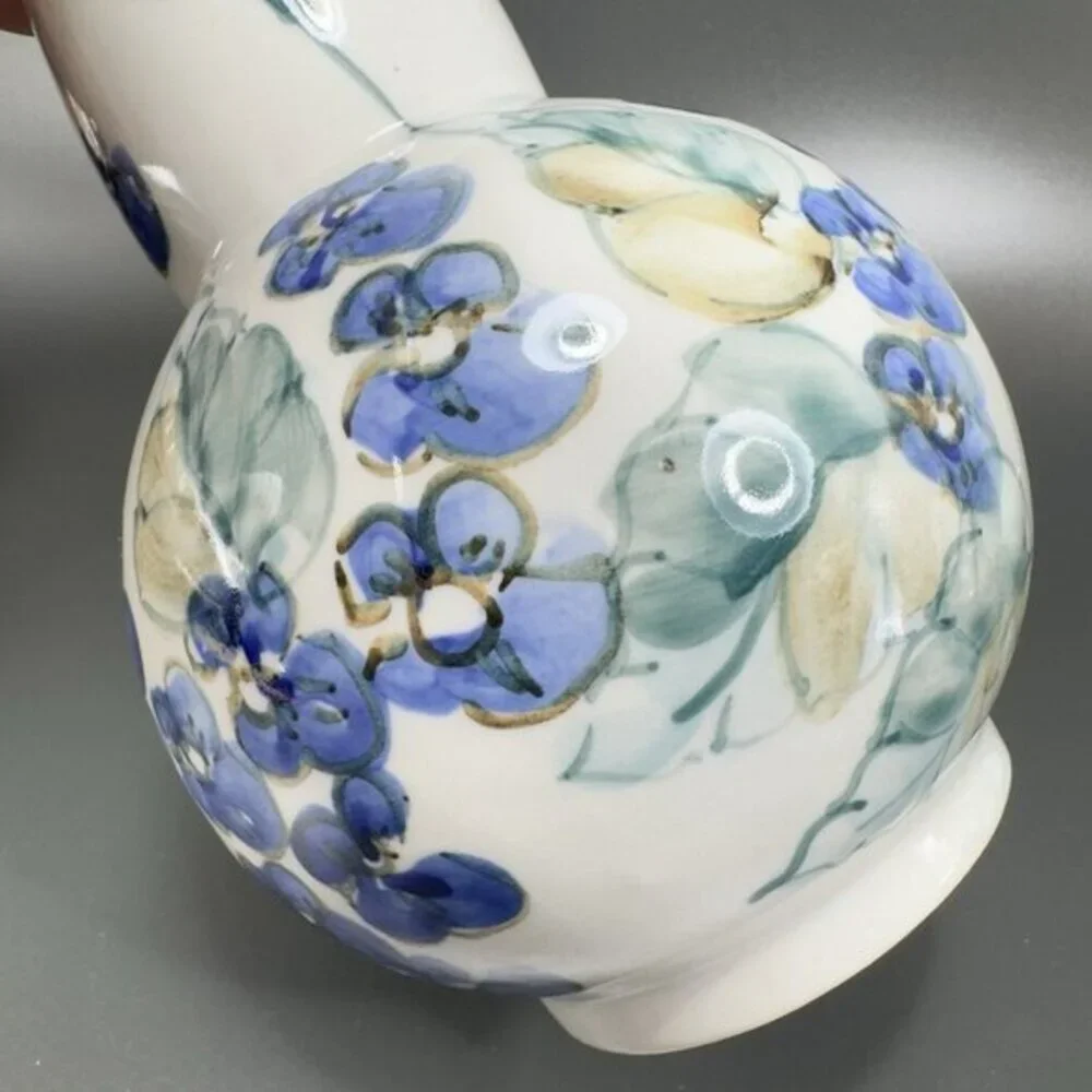 Vintage‎ Hand Made Studio Art Pottery Vase Vessel Bottle Artist Signed EZ Vase